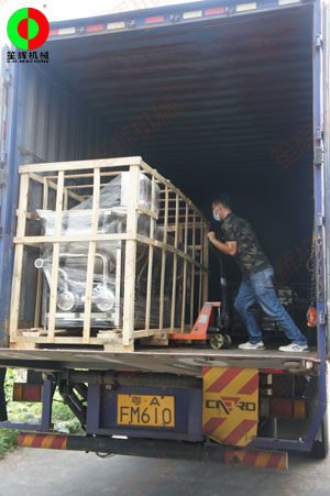 廣州客戶隨車自提現貨渦流洗菜機組！