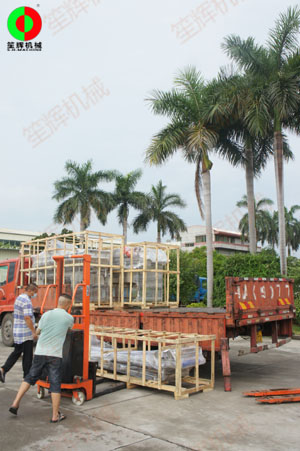 瓜果削皮機、切菜機以及洗菜機等蔬果前處理加工設備兩車同時發貨交付！