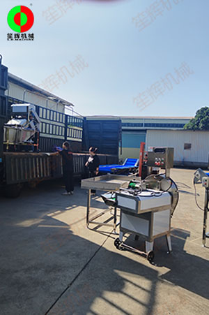 洗菜機切菜機脫水機等一批果蔬凈菜加工設備發往海南省客戶!